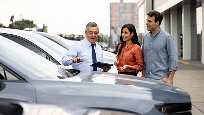 Comprar auto nuevo vs auto seminuevo: ventajas y desventajas