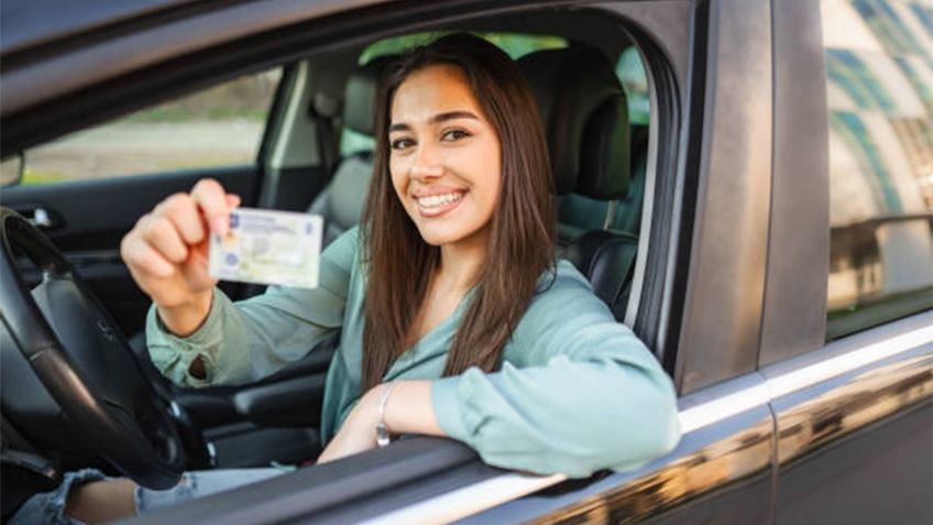 ¿La licencia de conducir sirve como identificación oficial en la CDMX?