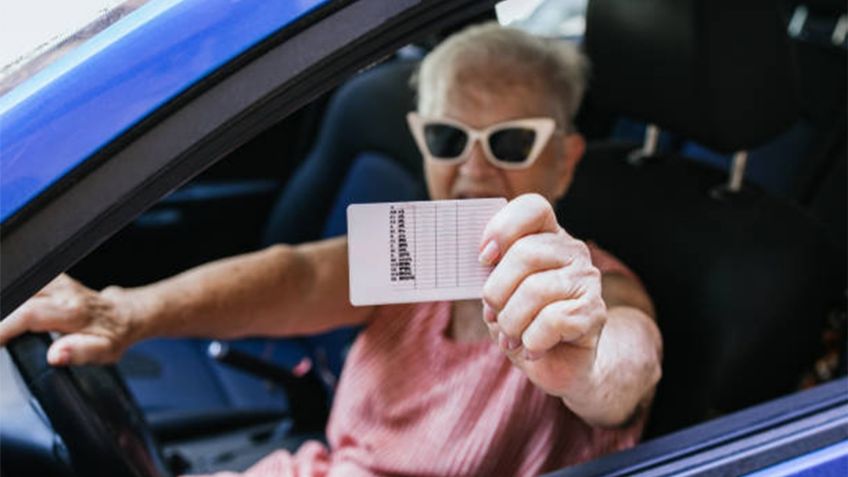 Licencia de conducir para adultos mayores: ¿hay reglas especiales?