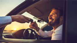 Foto que representa a SAT: ¿Qué revisar fiscalmente antes de aceptar un auto como pago en especie?