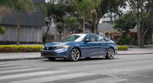 El Honda Civic Hybrid es galardonado con el premio Edmunds Top Rated 2026