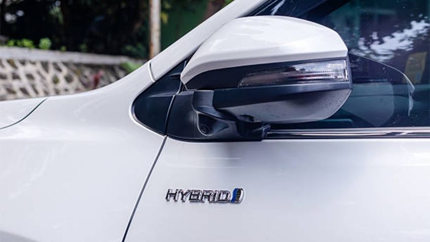 Gasolina y autos híbridos: cuánto consumen realmente cuando se acaba la batería