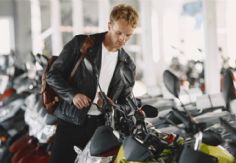 Foto ilustrativa de nota Deducción de motocicletas ante el SAT: ¿aplican las mismas reglas que para autos?