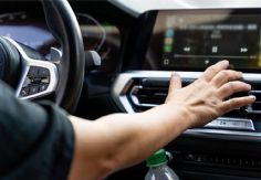 Foto ilustrativa de nota Los cuatro autos con pantalla táctil más grande en el tablero