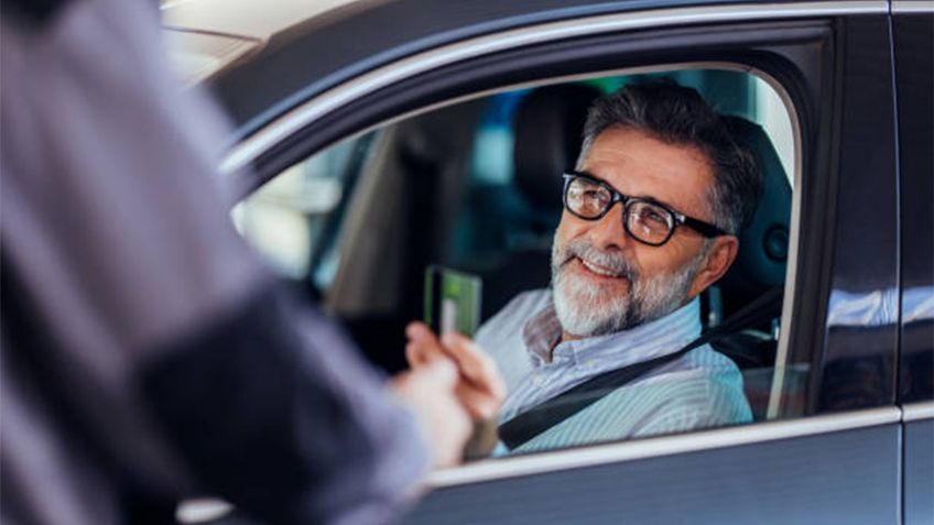 ¿Te pueden exigir la licencia de conducir al realizar la verificación vehicular?