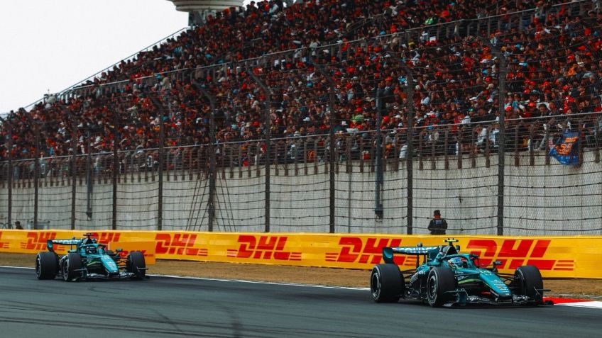 ¡Y se marchó! Alonso se "despide" de Checo Pérez en GP de China