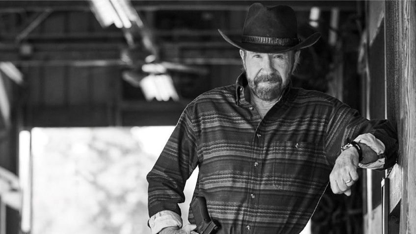 La impresionante colección de autos de Chuck Norris