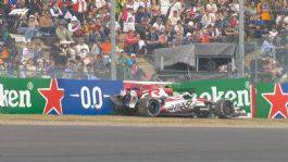 Foto que representa a Bearman culpa a Colapinto por accidente en Suzuka