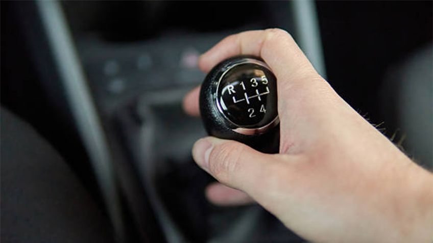 ¿A qué revoluciones conviene cambiar de velocidad para gastar menos gasolina?