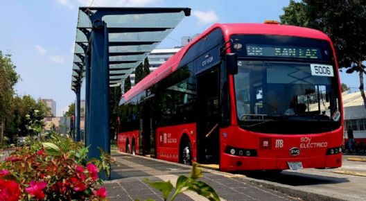Esto cuesta la multa si circulas por el carril del Metrobús